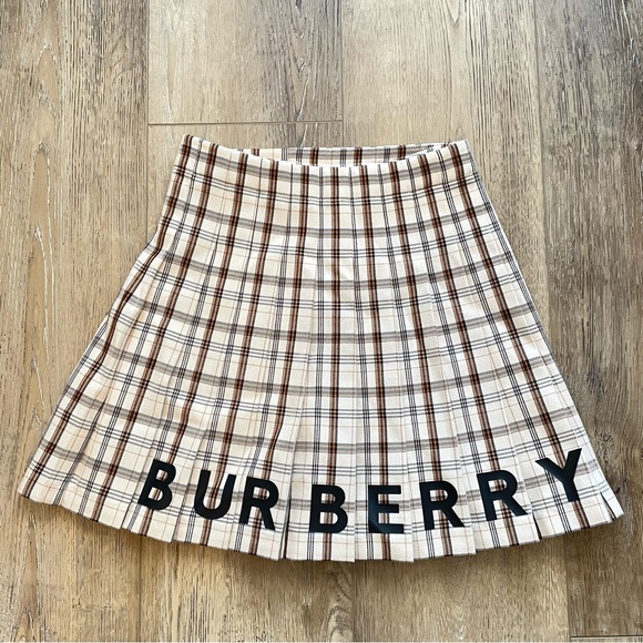 Burberry Logo Skirt - Picture 7 of 9
